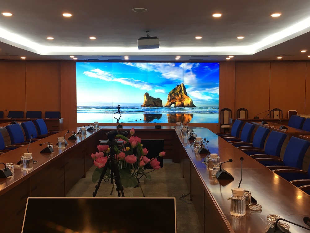 màn hình phòng họp